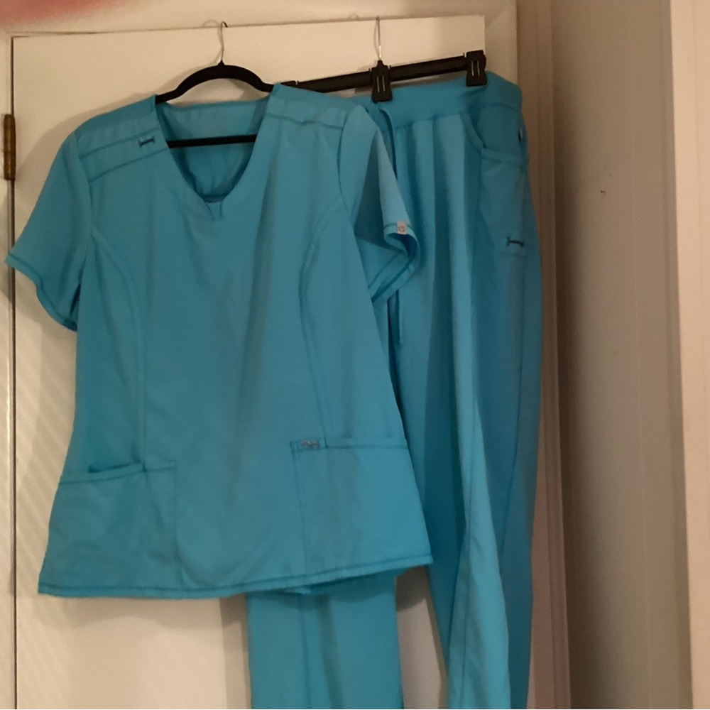 INFINITY Light Blue very nice women’s scrub set XL